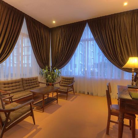 Prasats Boutique Hotel Пном Пен Екстериор снимка