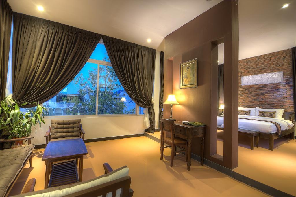 Prasats Boutique Hotel Пном Пен Екстериор снимка