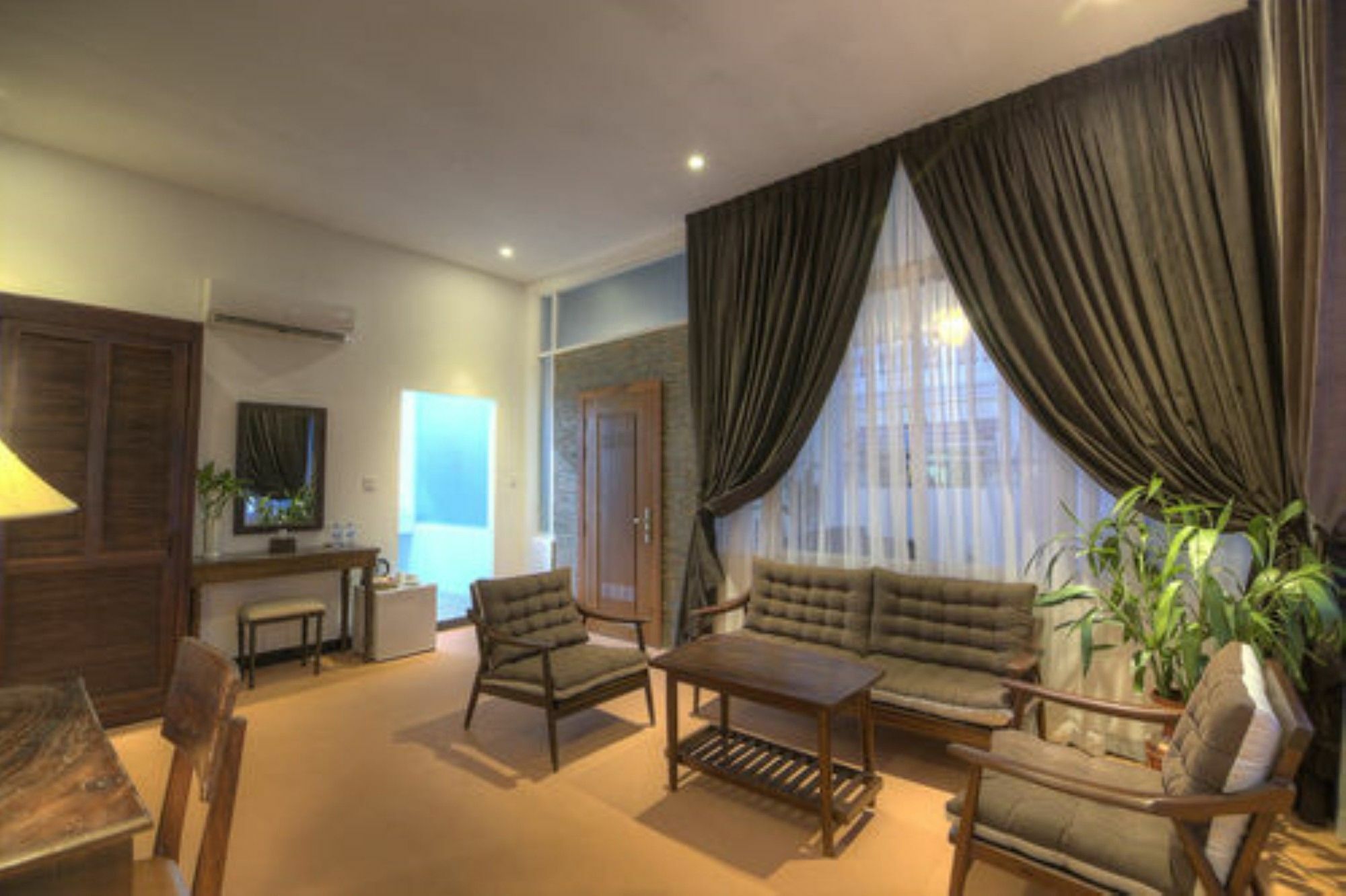 Prasats Boutique Hotel Пном Пен Екстериор снимка